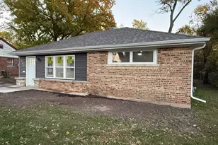 307 Osage St, Park Forest, IL 60466 - Photo 3