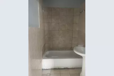 9338 S Marquette Avenue, Chicago, IL 60617 - Photo 5