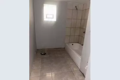 9338 S Marquette Avenue, Chicago, IL 60617 - Photo 13