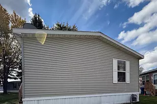 186 Carriage Ln, Sauk Village, IL 60411 - Photo 3