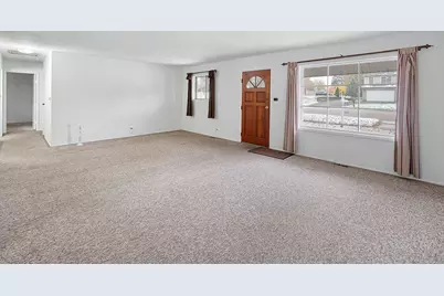 [Address not provided], Glendale Heights, IL 60139 - Photo 3