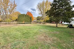 423 W 4th St, Byron, IL 61010 - Photo 3