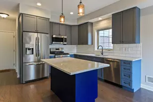 2205 Maple Hill Ct, Downers Grove, IL 60515 - Photo 3