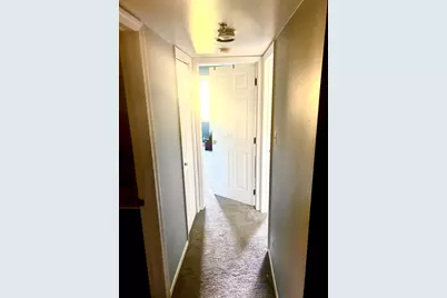 18600 Village West Drive #206, Hazel Crest, IL 60429 - Photo 9