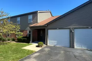 717 E Whispering Oaks Dr, Palatine, IL 60074 - Photo 1