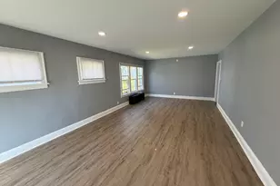 419 Campbell St, Joliet, IL 60435 - Photo 5