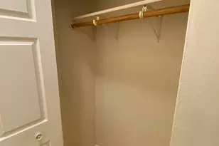 1345 1/2 W Touhy Ave, Chicago, IL 60626 - Photo 3