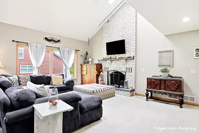 973 Duvall Drive, Woodstock, IL 60098 - Photo 5