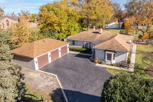 1615 Greenwood Rd, Glenview, IL 60026 - Photo 1