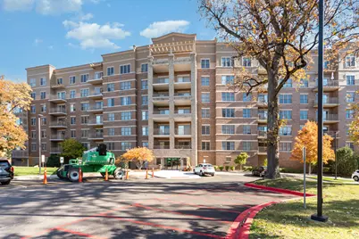 125 Lakeview Drive #609, Bloomingdale, IL 60108 - Photo 1