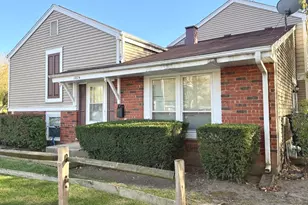1874 Wellington Pl, Hoffman Estates, IL 60169 - Photo 1
