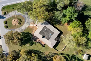 1305 Oaktree Ln, Kankakee, IL 60901 - Photo 7