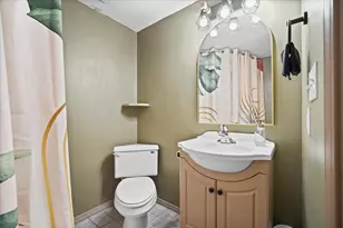 2719 Arrowhead Dr, Bloomington, IL 61704 - Photo 19