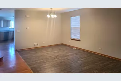 1073 Walker Court, Antioch, IL 60002 - Photo 7