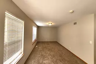 1073 Walker Ct, Antioch, IL 60002 - Photo 27