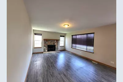 1073 Walker Court, Antioch, IL 60002 - Photo 9