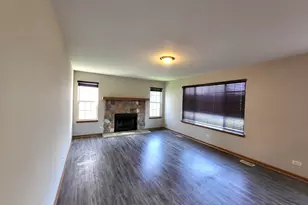 1073 Walker Ct, Antioch, IL 60002 - Photo 9