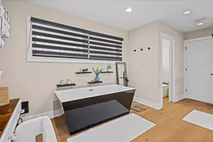 2390 White Oak Dr, Northbrook, IL 60062 - Photo 25