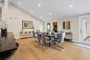 2390 White Oak Dr, Northbrook, IL 60062 - Photo 11