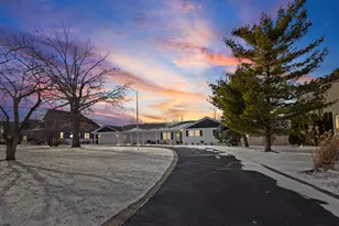 2390 White Oak Dr, Northbrook, IL 60062 - Photo 1