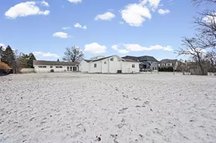2390 White Oak Dr, Northbrook, IL 60062 - Photo 5