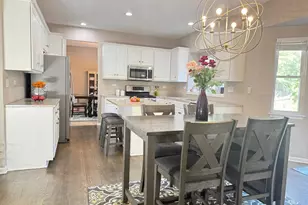 731 Lake Ridge Dr, South Elgin, IL 60177 - Photo 7