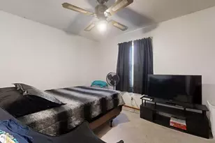 614 Creve Coeur Dr, Champaign, IL 61822 - Photo 19