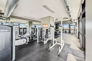 1070 W 15th St, Chicago, IL 60608 - Photo 23