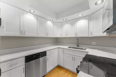 [Address not provided], Downers Grove, IL 60515 - Photo 5