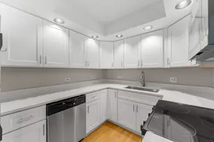 [Address not provided], Downers Grove, IL 60515 - Photo 5
