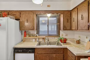 18038 Juneway Ct, Country Club Hills, IL 60478 - Photo 15