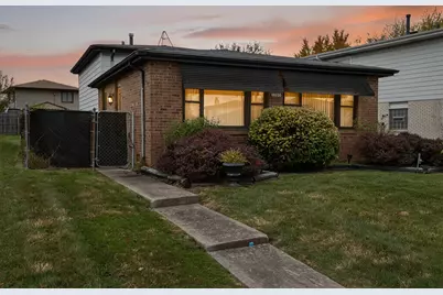 18038 Juneway Court, Country Club Hills, IL 60478 - Photo 3