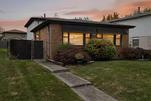 18038 Juneway Ct, Country Club Hills, IL 60478 - Photo 3