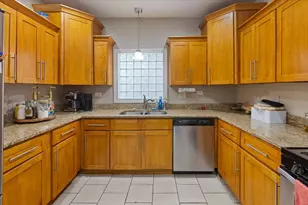 8225 S Manistee Ave, Chicago, IL 60617 - Photo 15