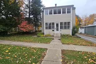 211 Edwards Ave, West Dundee, IL 60118 - Photo 1