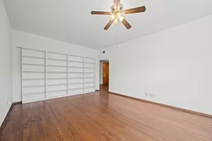 5443 S Cornell Ave, Chicago, IL 60615 - Photo 3