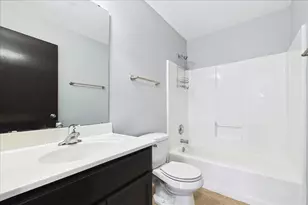 607 Clayton Cir, Sycamore, IL 60178 - Photo 19