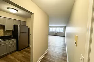 677 S River Rd, Des Plaines, IL 60016 - Photo 3