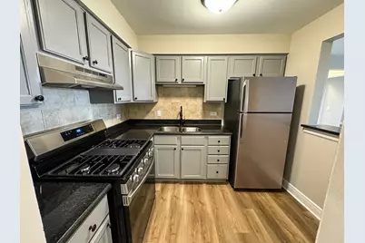 677 S River Road #2D, Des Plaines, IL 60016 - Photo 5