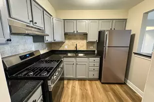 677 S River Rd, Des Plaines, IL 60016 - Photo 5