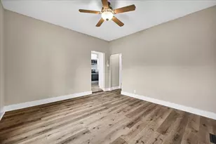222 W Chestnut St, Hoopeston, IL 60942 - Photo 5