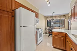 5835 Doe Cir, Westmont, IL 60559 - Photo 17