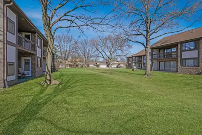 5835 Doe Circle #8, Westmont, IL 60559 - Photo 5