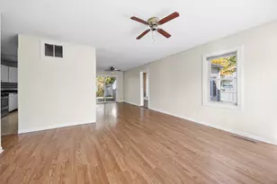 1020 S Park Blvd, Streamwood, IL 60107 - Photo 3