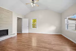 1020 S Park Blvd, Streamwood, IL 60107 - Photo 7