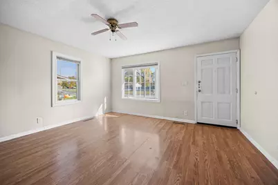 1020 S Park Boulevard, Streamwood, IL 60107 - Photo 5