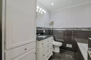 9446 Dee Rd, Des Plaines, IL 60016 - Photo 11