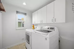 212 N Knollwood Dr, Wheaton, IL 60187 - Photo 13