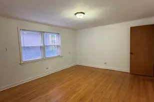 7228 S Phillips Ave, Chicago, IL 60649 - Photo 3