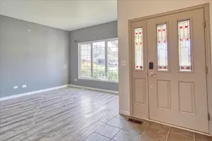 1731 Redwood Ln, McHenry, IL 60050 - Photo 5